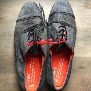 Brand New Toms oxfords